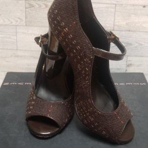 Steve Madden Brown Fabric peep toe Mary Janes sz 4 (19)